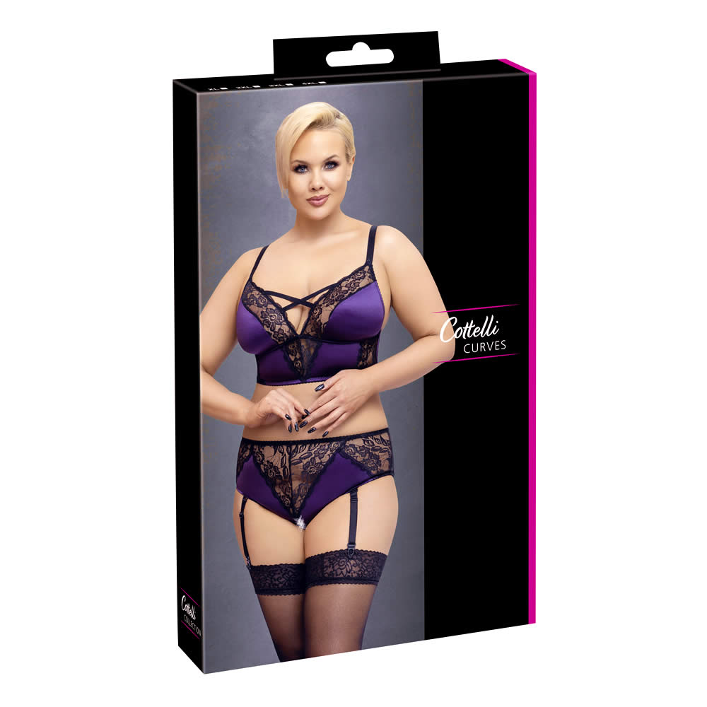 Plus Size Lingerie Set made of Satin and Lace