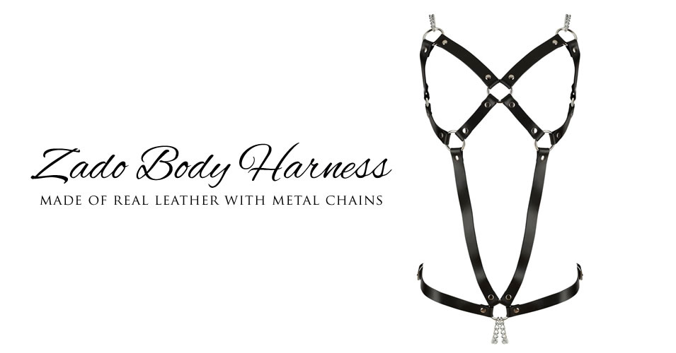 Body Harness aus Leder mit Metallketten im Schritt